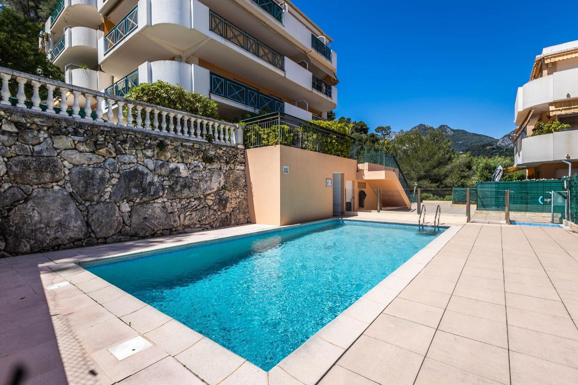 Mon Appart Avec Terrasse Et Piscine Roquebrune-Cap-Martin Exteriör bild